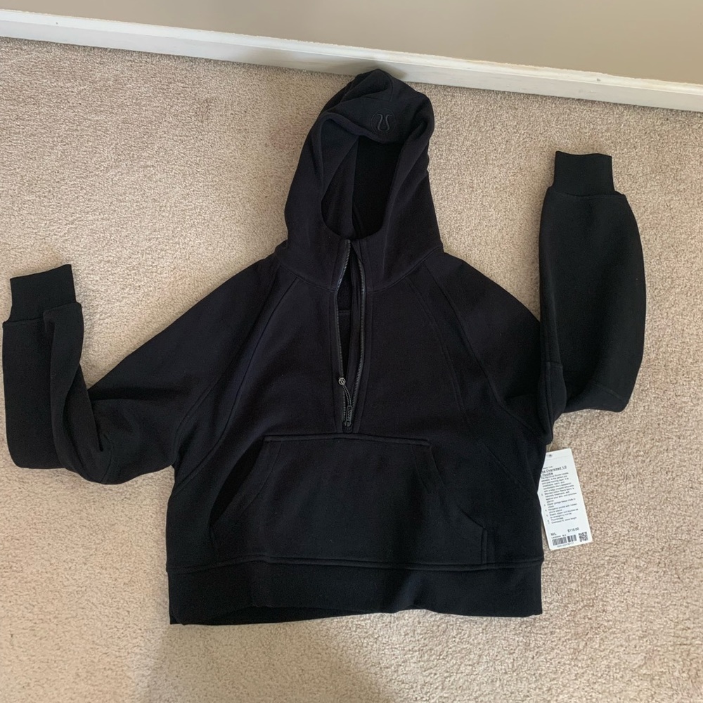 Lululemon Scuba Oversized 1/2 Zip Hoodie
Black M/L